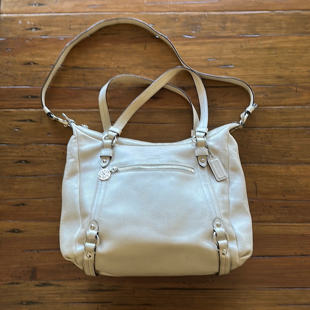 COACH …. F-17566 Very Nice Condition Alexandria Pebbled Satchel Hobo Large Bag